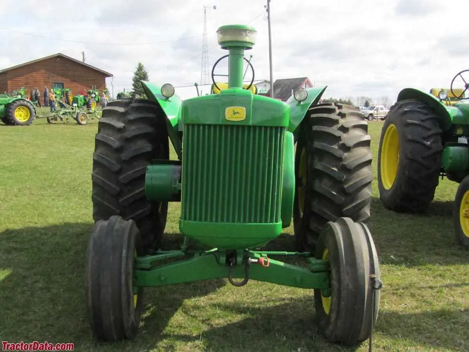 1990 john deere 820 specs