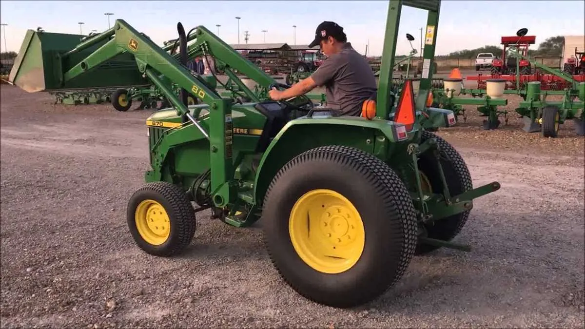 2000 john deere 870 specs