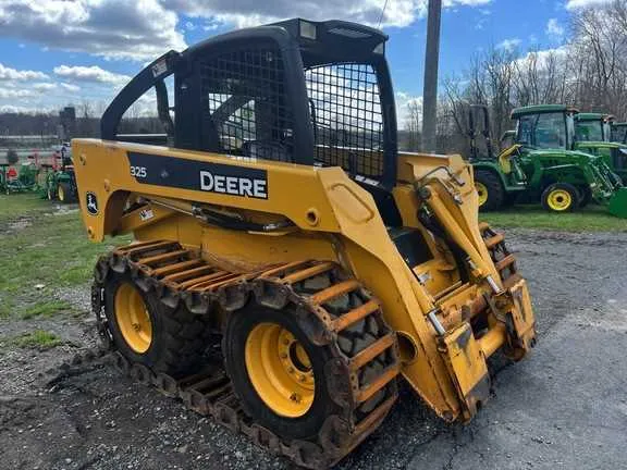 2000 john deere 325 specs