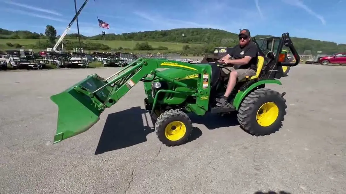 2004 john deere 2320 specs