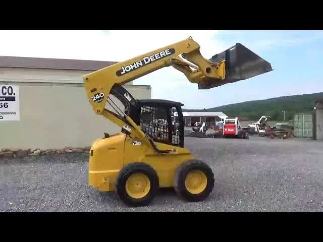 2004 john deere 250 specs