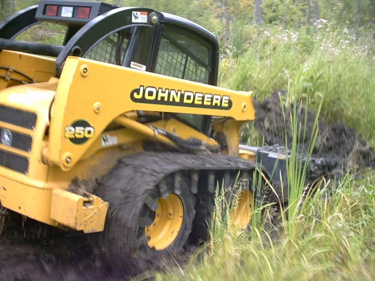 2005 john deere 250 skid steer specs