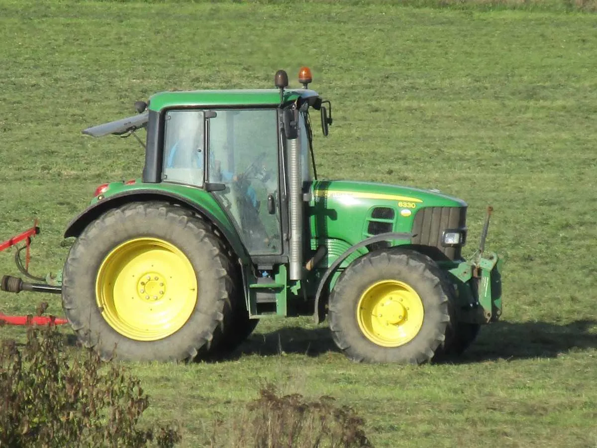 2012 john deere 6330 specs