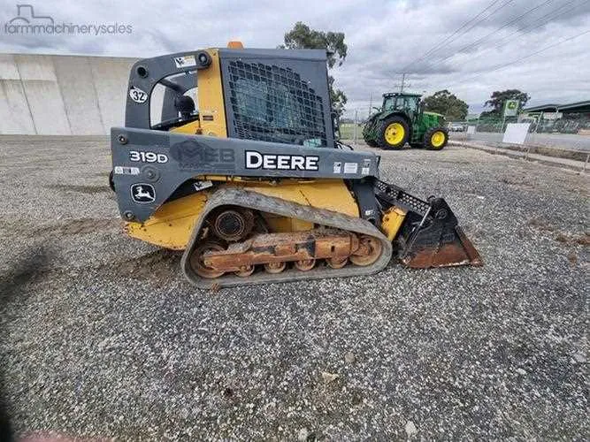 2013 john deere 323d skid steer specs