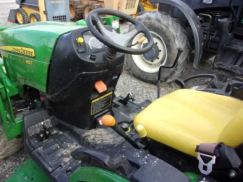 2015 john deere 2025r specs