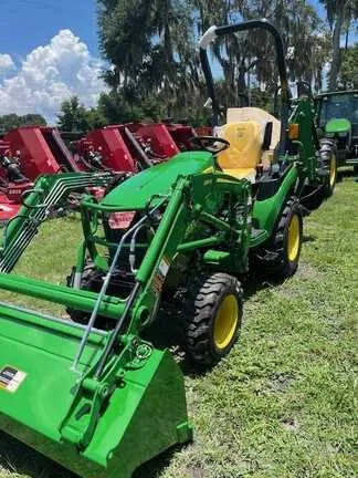 2017 john deere 2025r specs