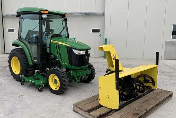 2017 john deere 3046r specs