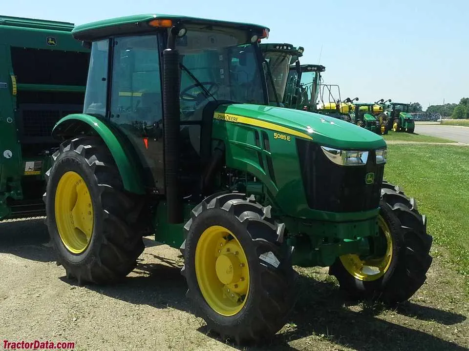 2017 john deere 5085e specs