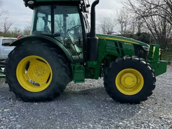 2017 john deere 5100m specs