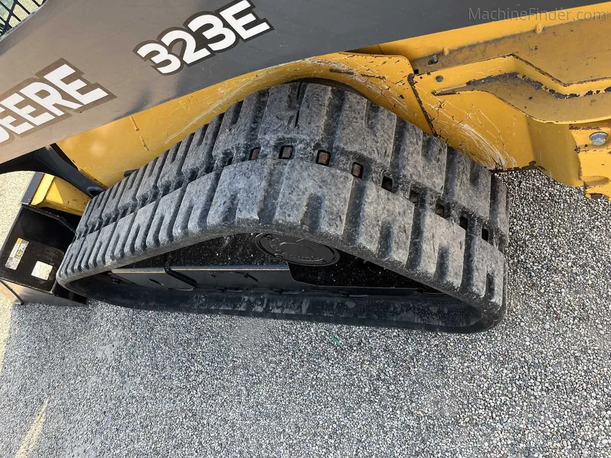 2018 john deere 323e specs