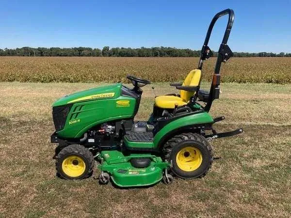 2022 john deere 1025r specs