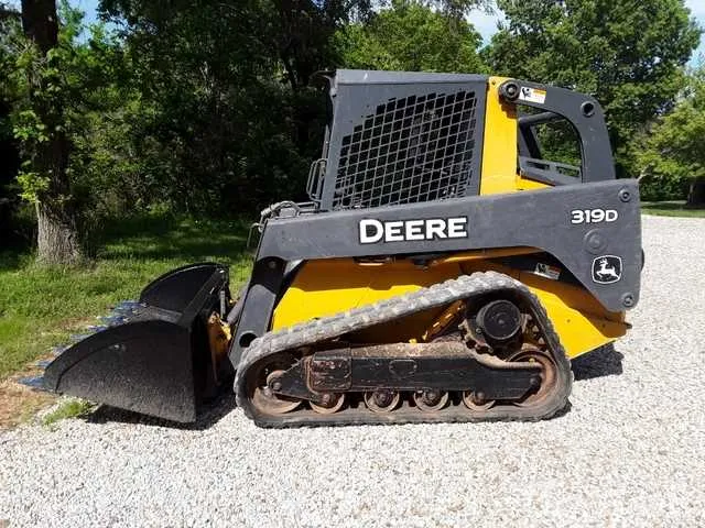 319d john deere specs