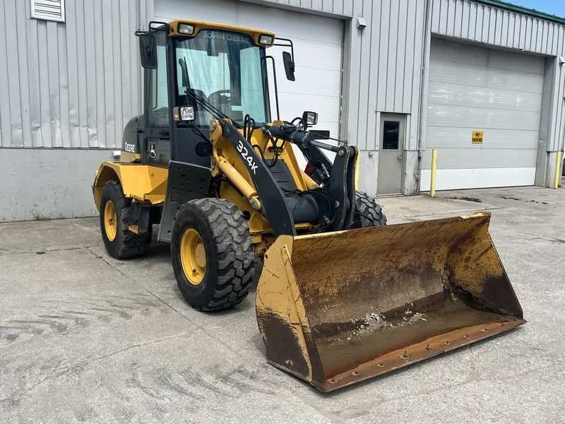 324k john deere specs