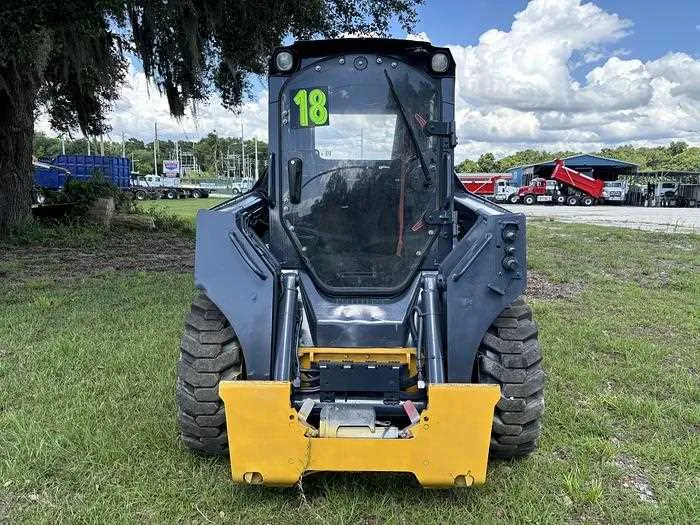 324e john deere specs