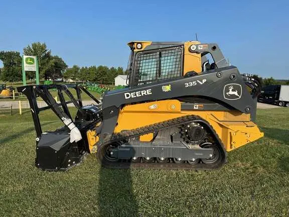 335g john deere specs