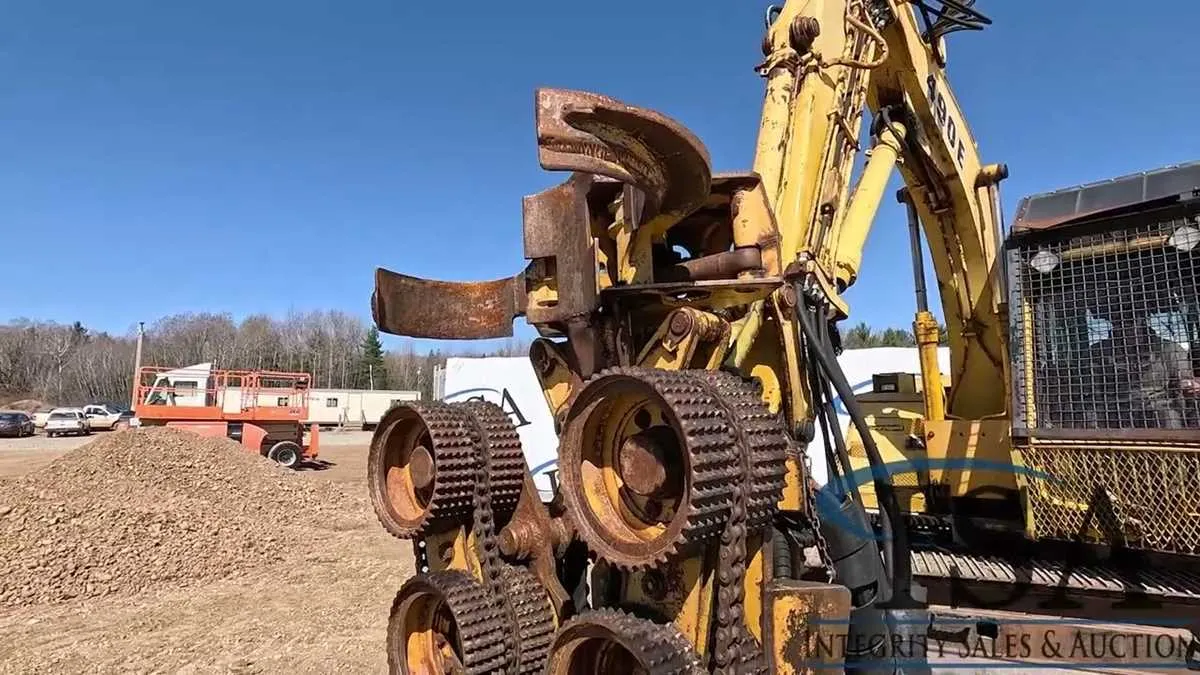 490e john deere specs