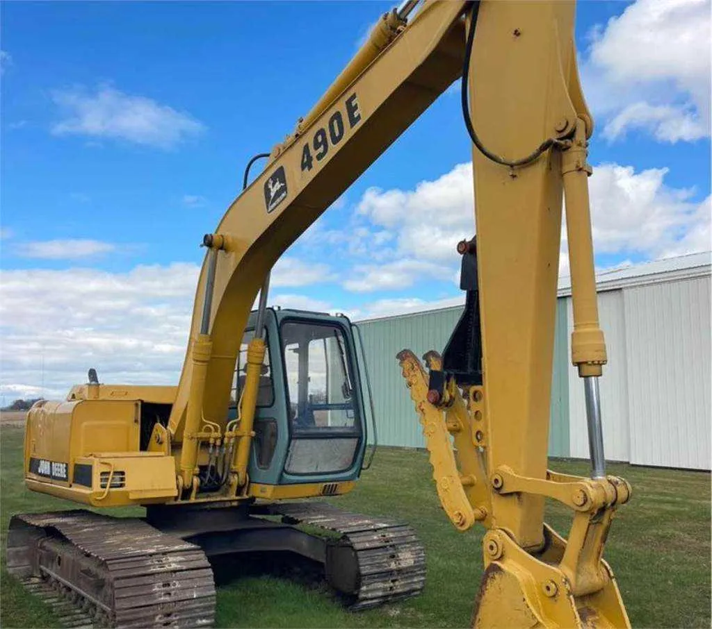 490e john deere specs