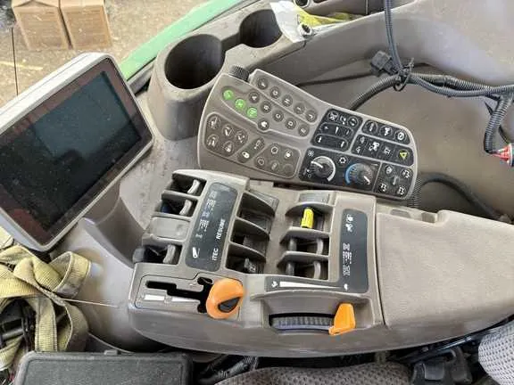 8225r john deere specs