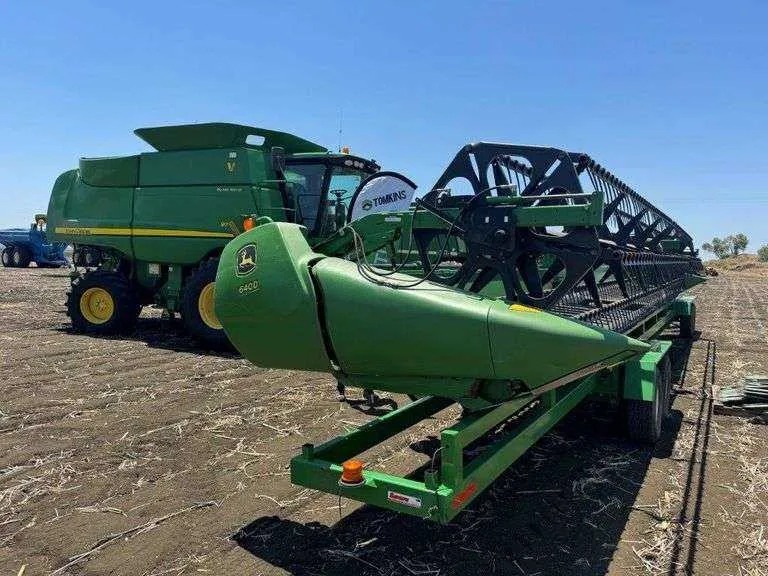 9770 john deere combine specs