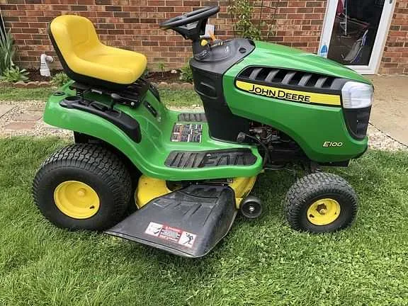d100 john deere specs