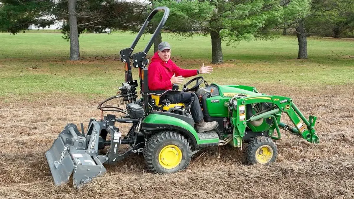 john deer 1025r specs