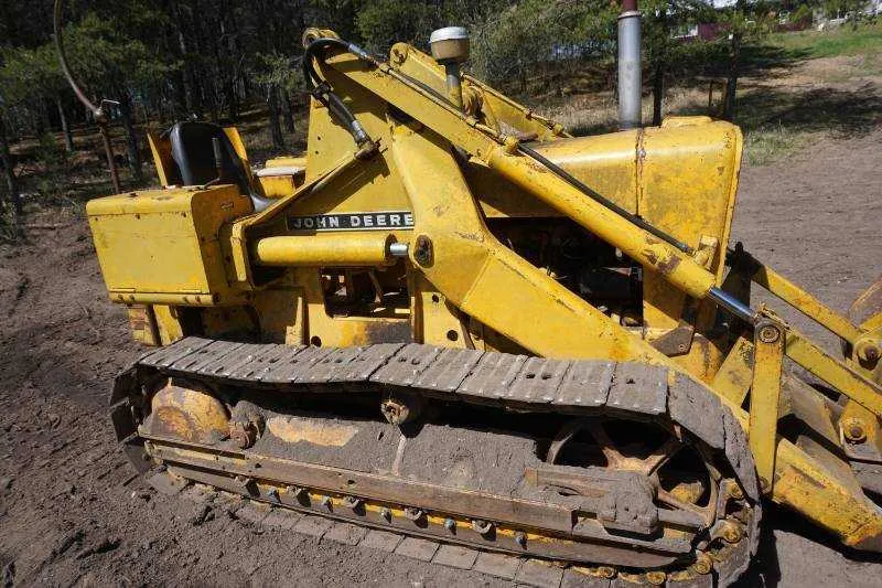 john deere 1010 track loader specs