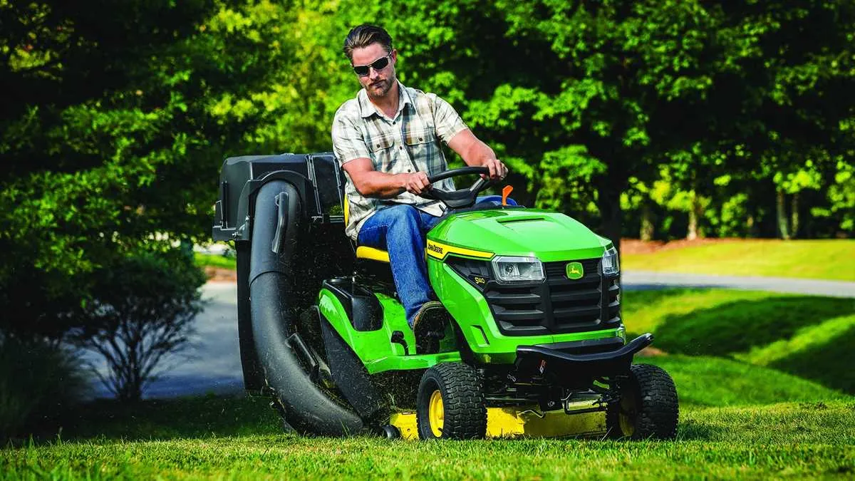 john deere 125 lawn tractor specs