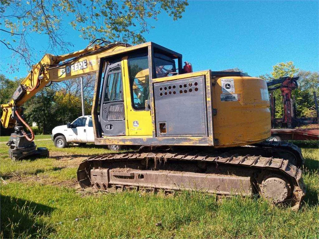 john deere 225 lc specs