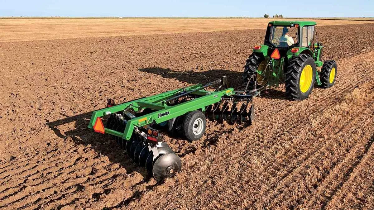 john deere 235 disk specs