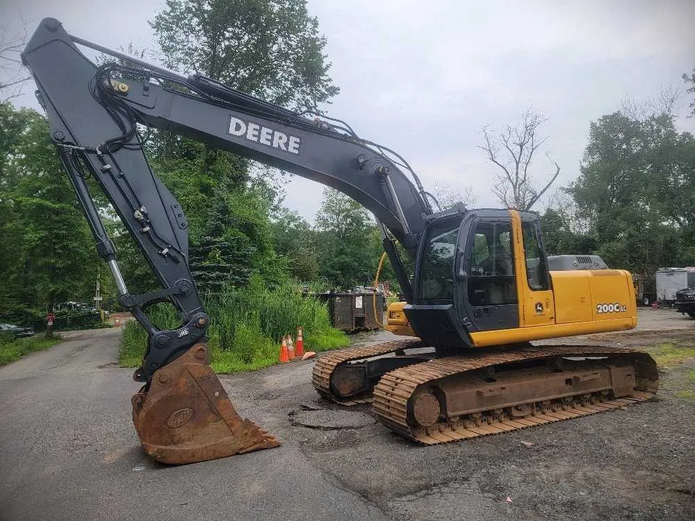 john deere 240d lc specs
