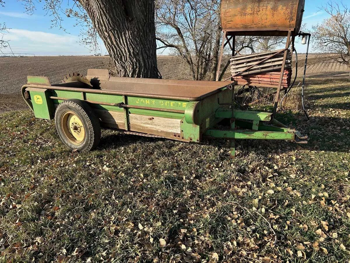 john deere 33 manure spreader specs