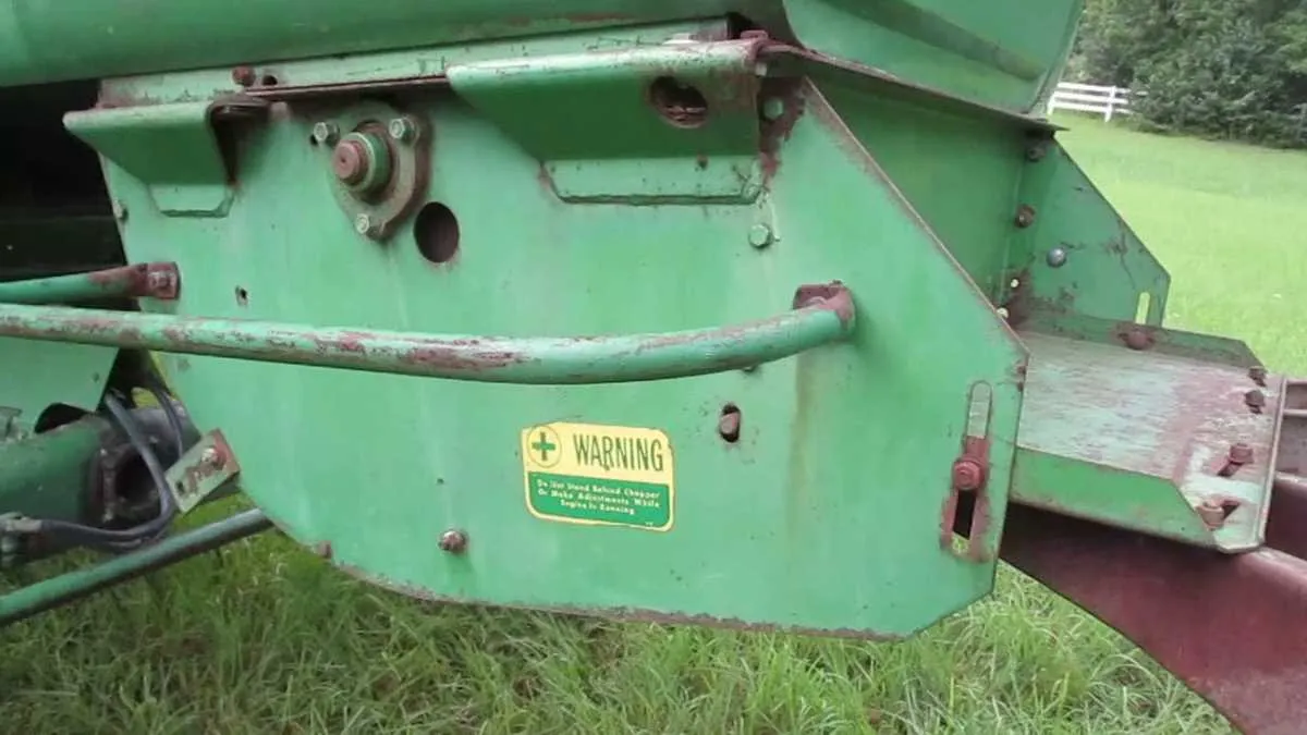 john deere 3300 combine specs