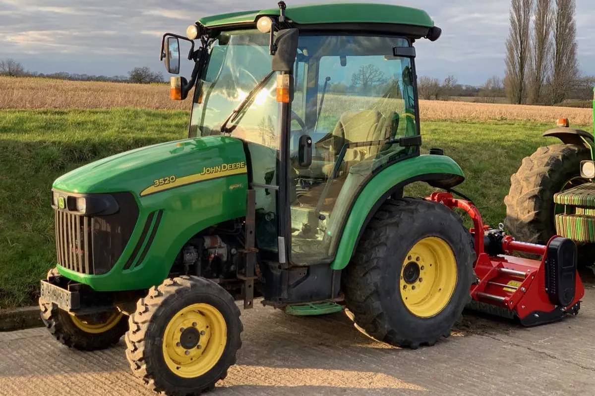 john deere 3520 tractor specs