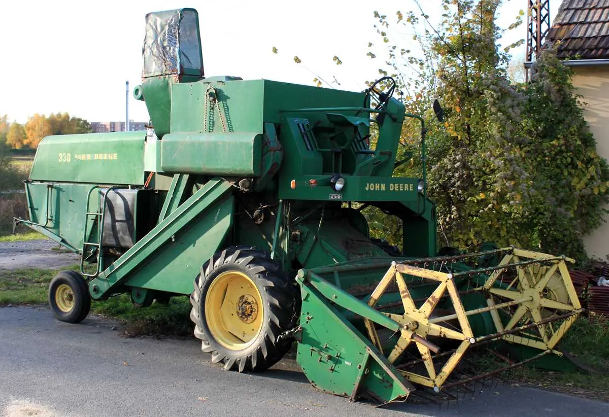 john deere 4435 combine specs