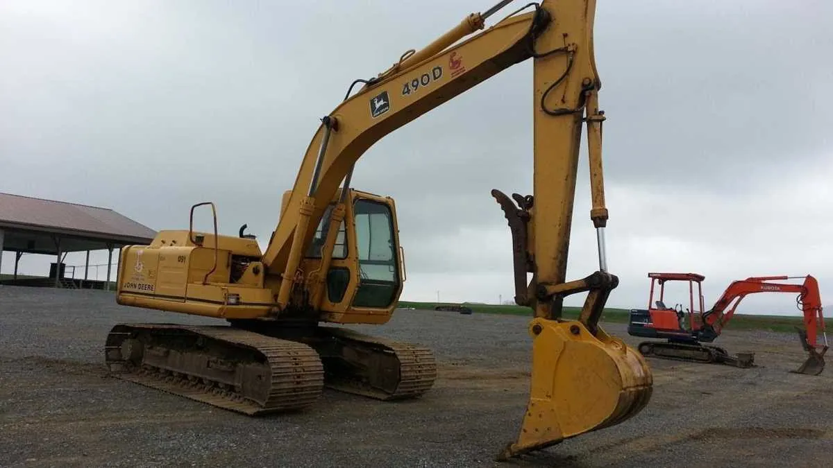 john deere 490e torque specs