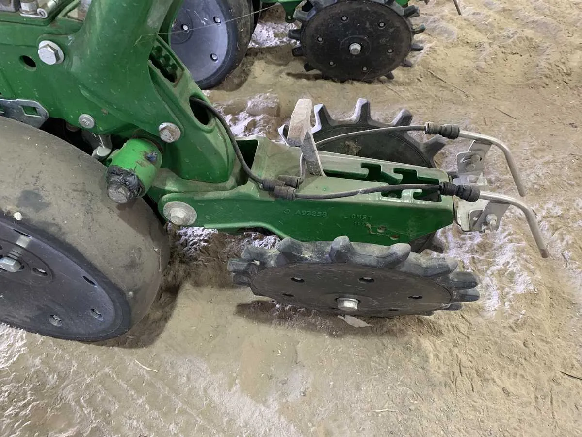 john deere 7300 planter specs