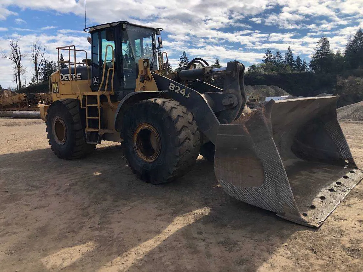 john deere 824j specs