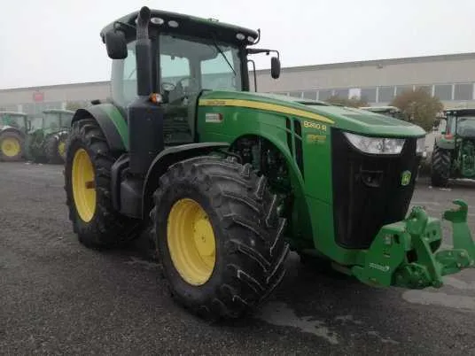 john deere 8260r tractor specs