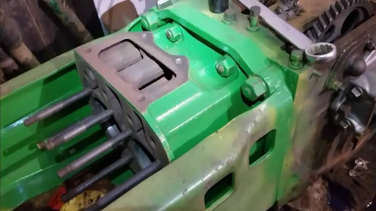 john deere b flywheel torque specs