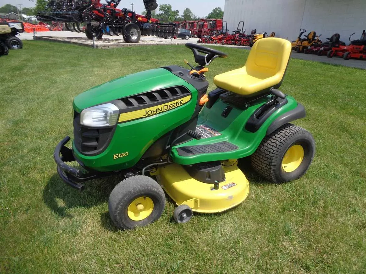john deere e130 specs