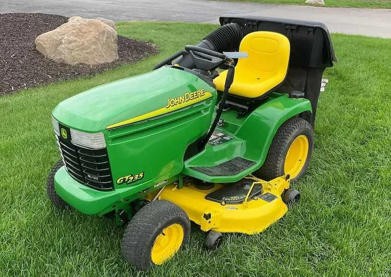 john deere gt235 engine specs