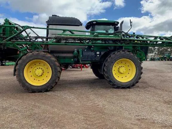 john deere r4045 sprayer specs