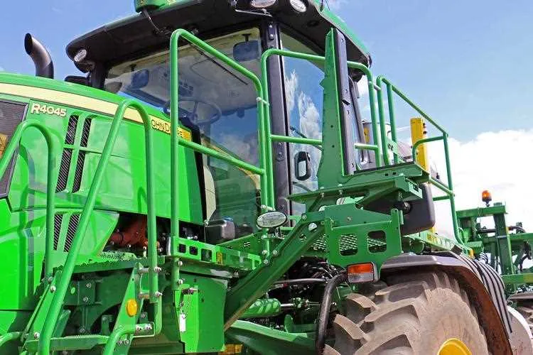 john deere self propelled sprayer specs