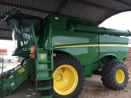 s690 john deere combine specs