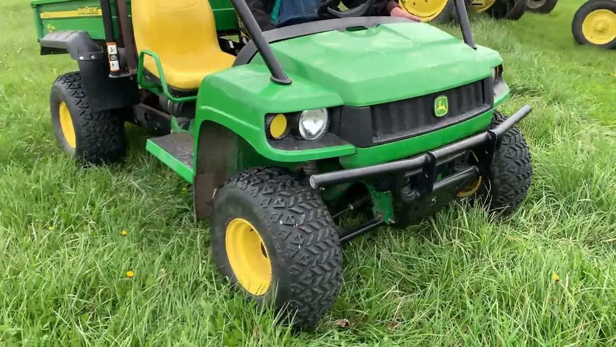 specs for 2005 gator john deere 4x4