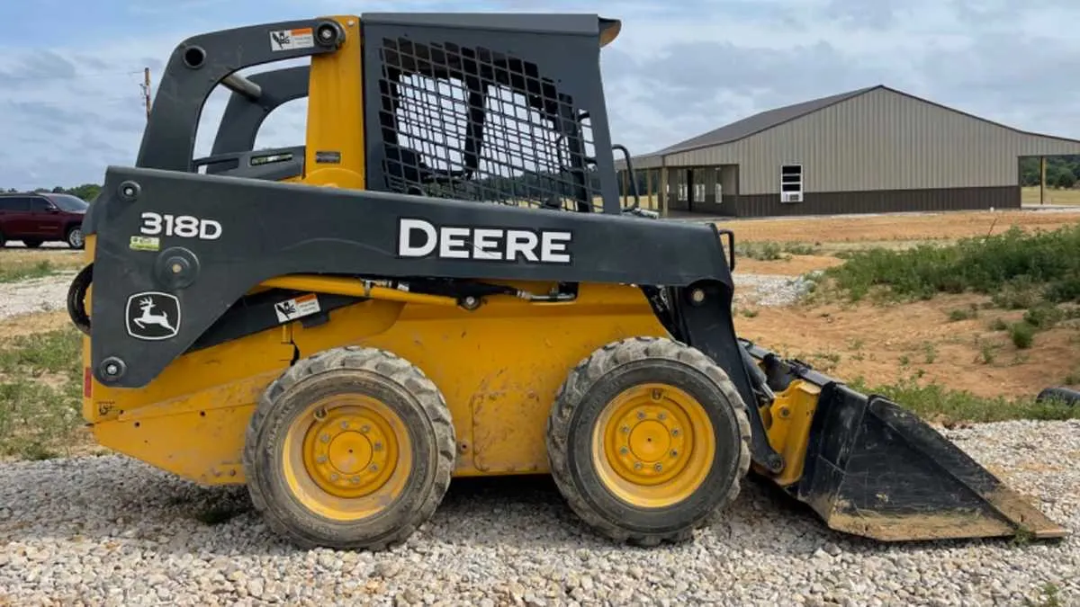 specs john deere 318d