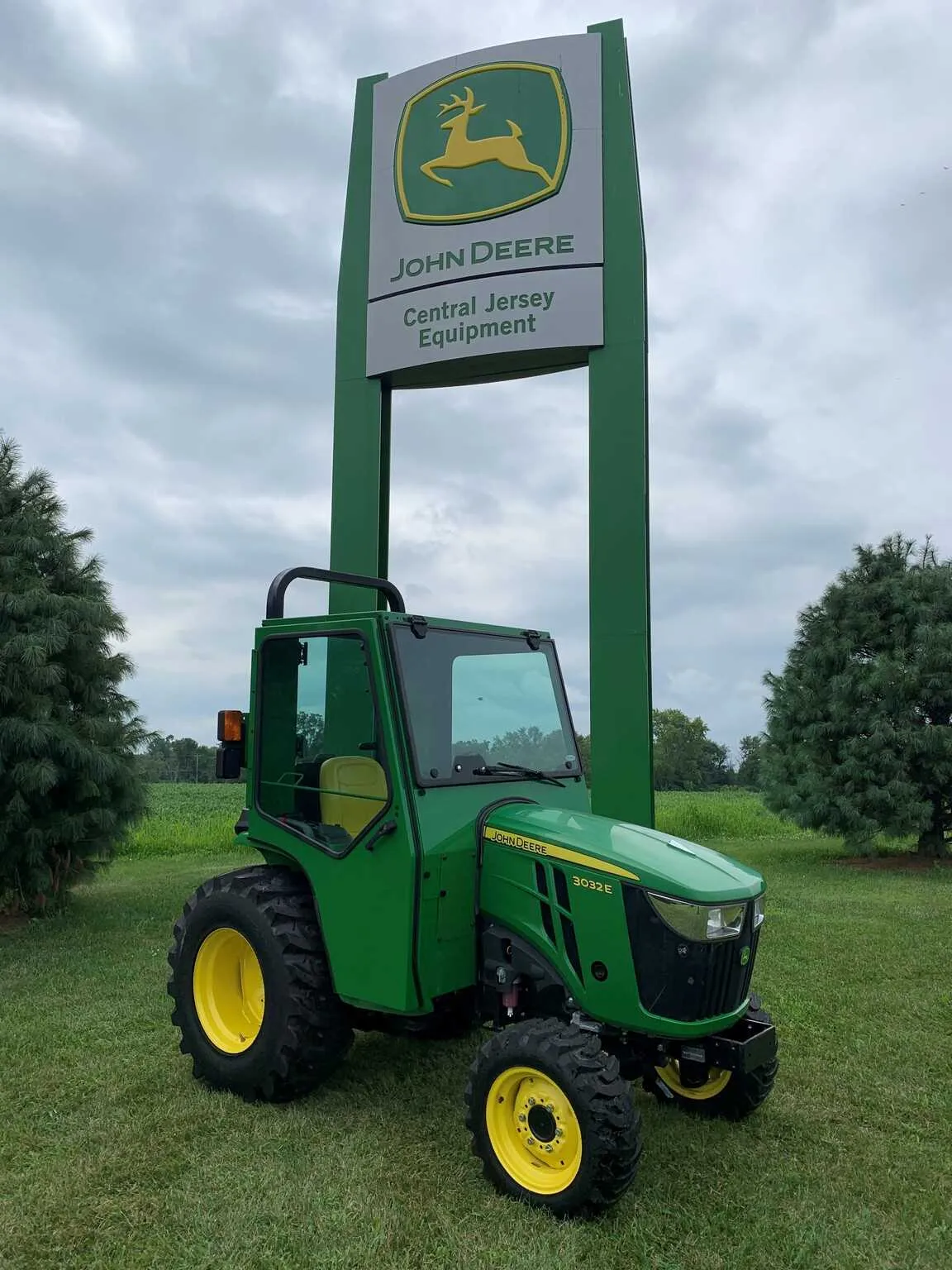 specs on a john deere 3032e