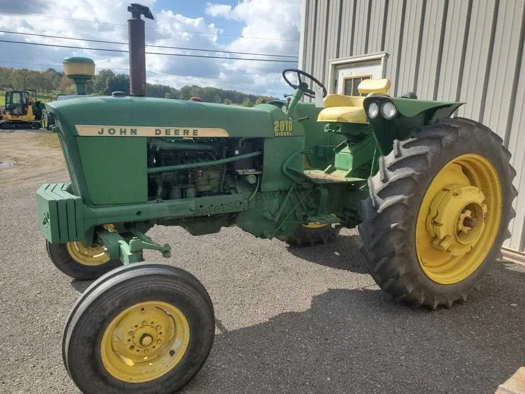 specs on john deere 2010
