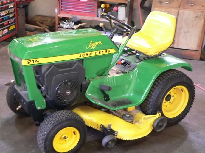 specs on john deere 214