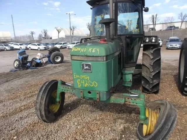 specs on john deere 2350